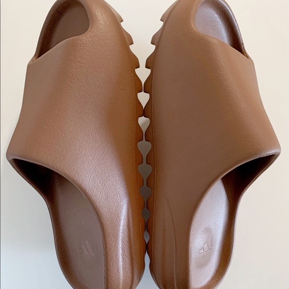 Adidas ❌SOLD🎁Yeezy Slide Flax Mens 10 NEW - Picture 4 of 7